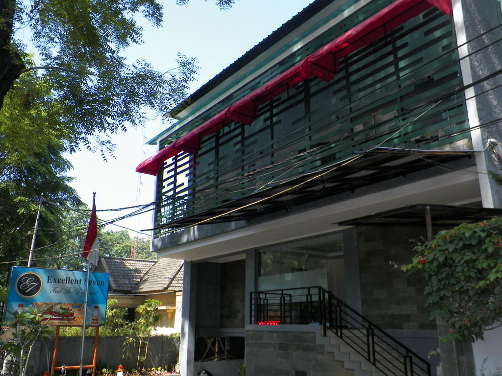 Excellent Seven Boutique Hotel บันดุง ภายนอก รูปภาพ